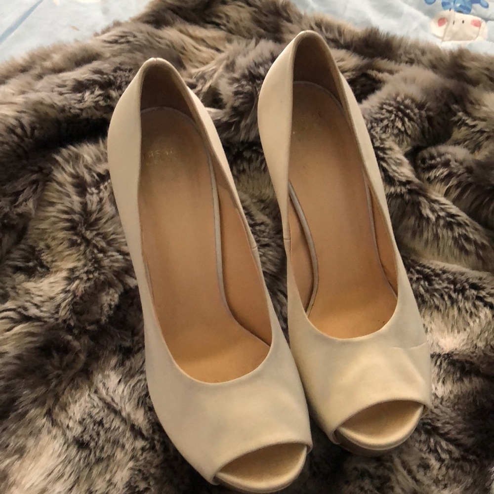 Versace Peep-toe platform pumps